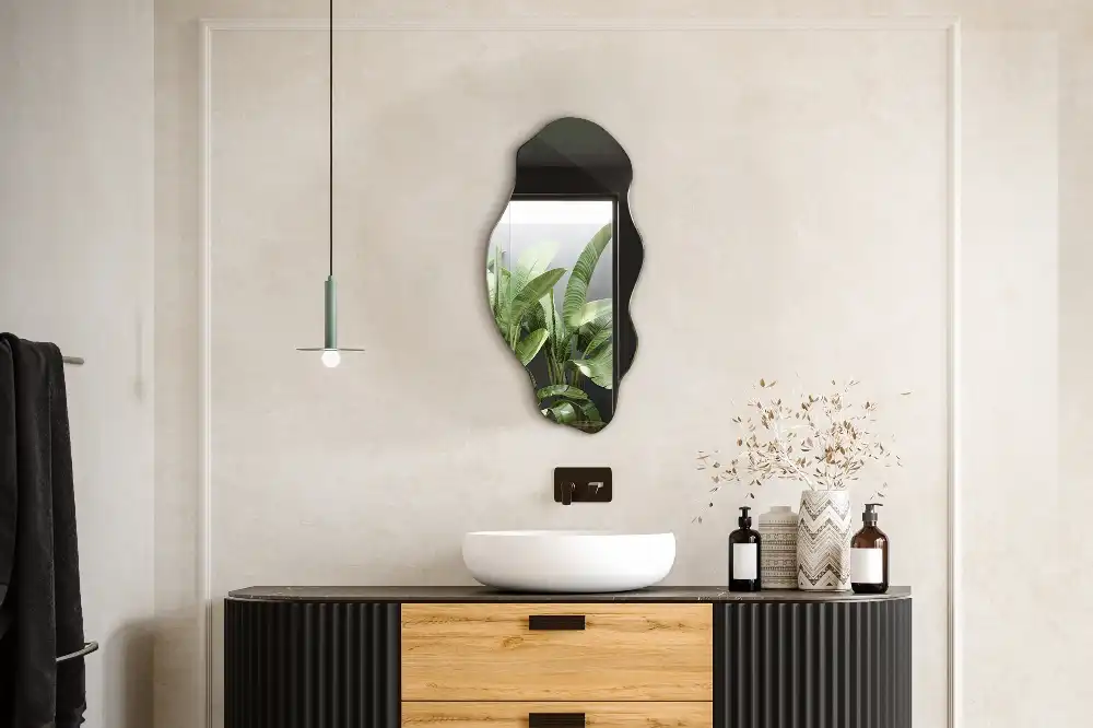 Asymmetrisk spegel sofistikerad form