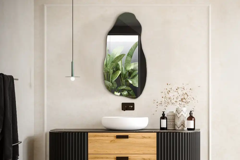 Organisk spegel i form av en fläck