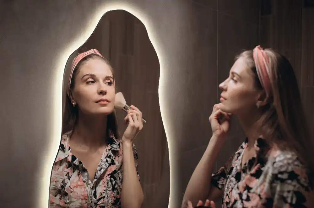 Organisk spegel stilren