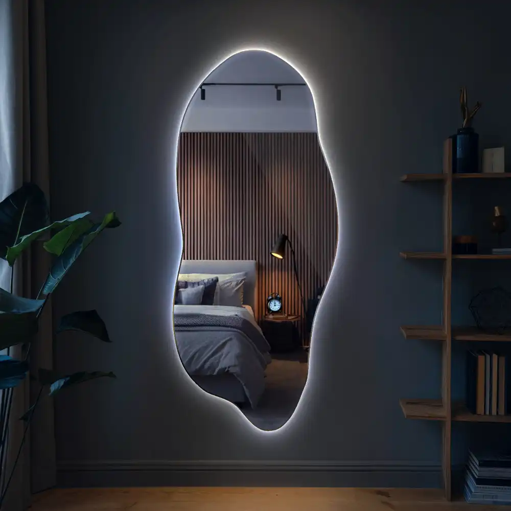 Spegel organisk unik formgivning med led