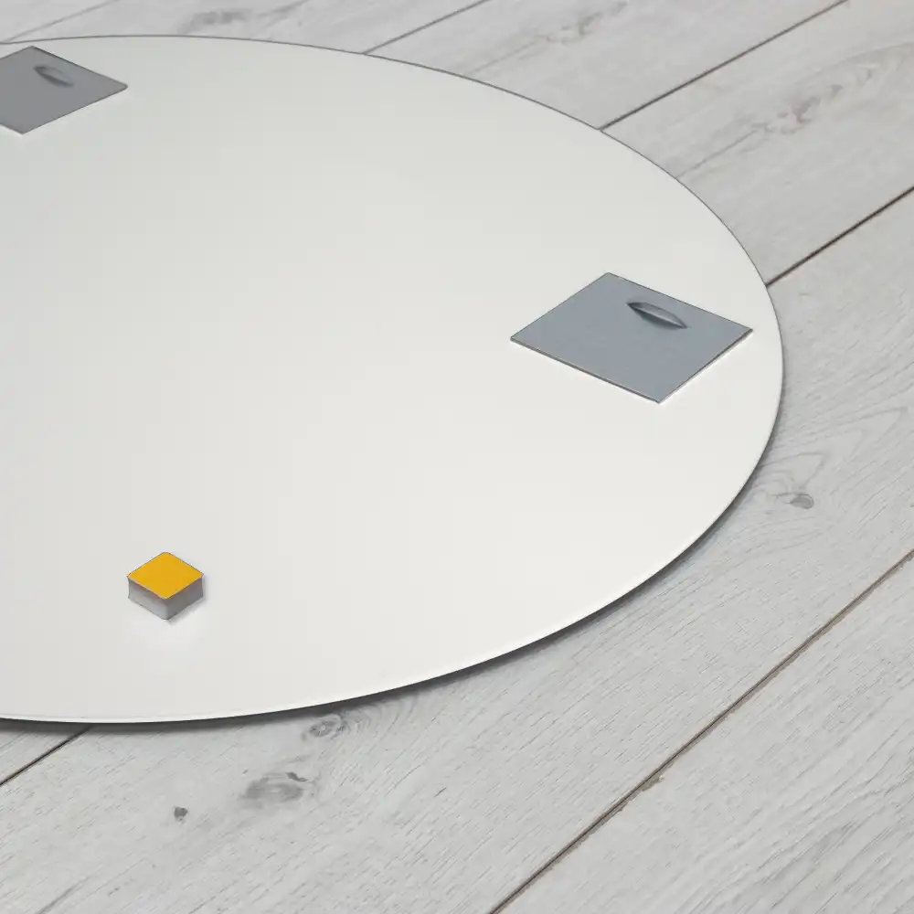 Rund spegel i vit ram