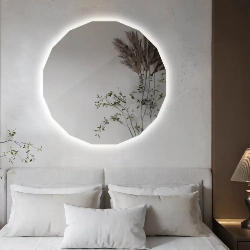 Geometrisk spegel med LED-belysning