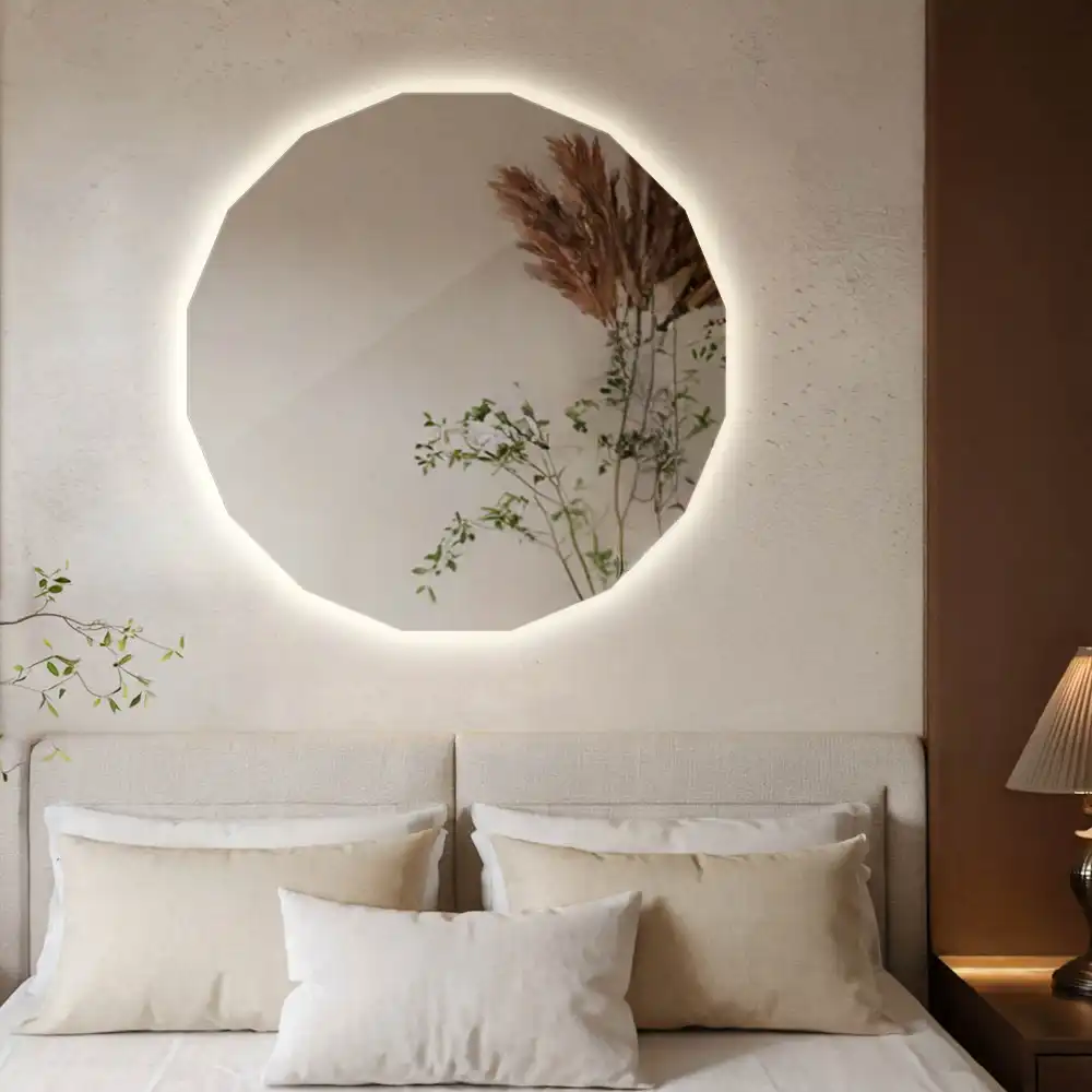 Geometrisk spegel med LED-belysning